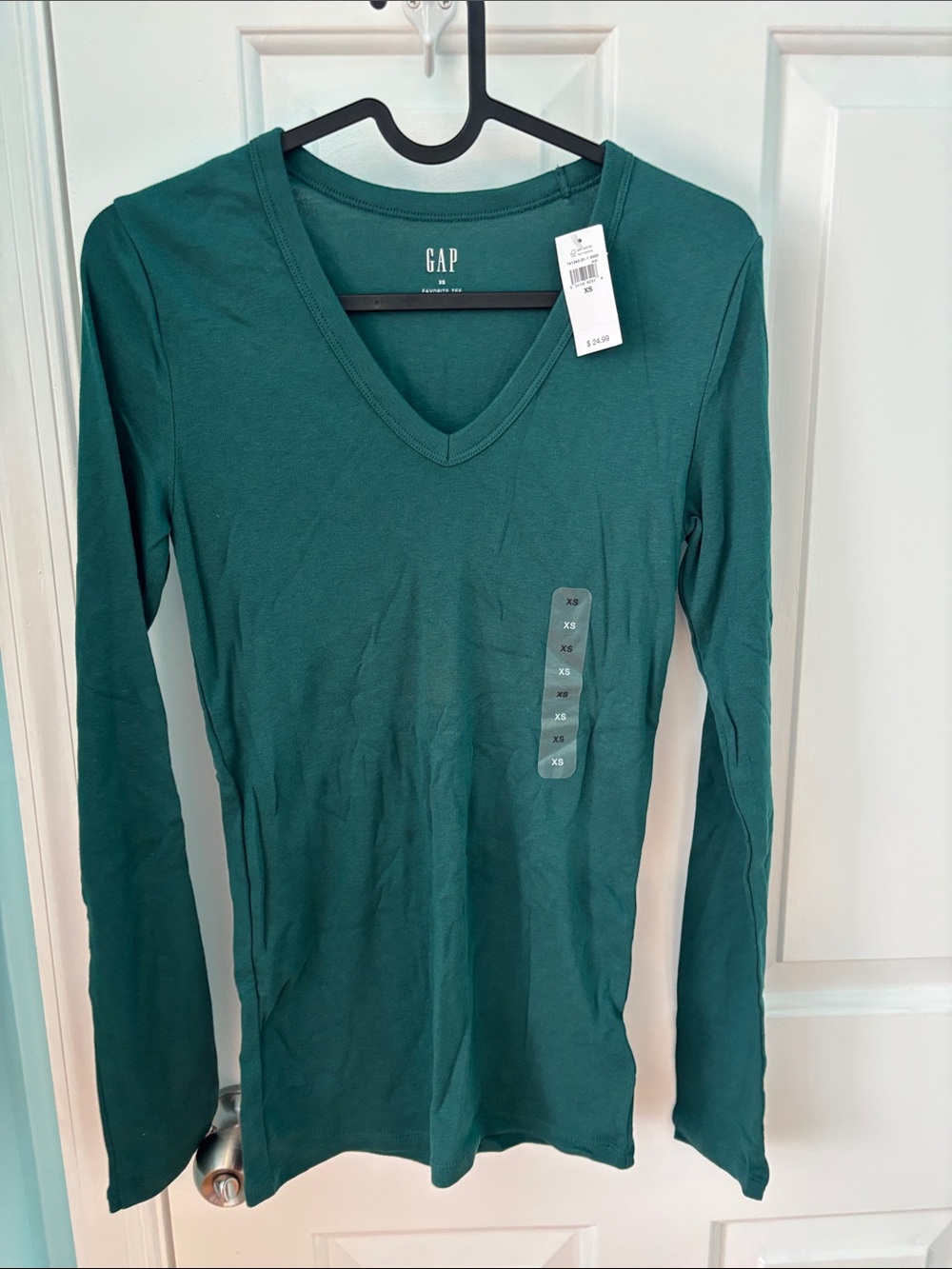 GAP Women's V-Neck Long Sleeve Top in Teal Green